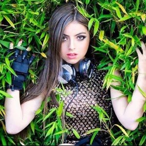 Meet your Posher, Diane